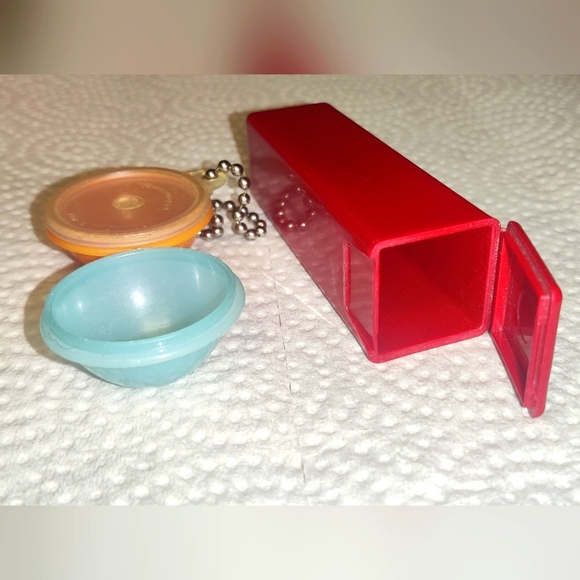 Vintage Tupperware Lipstick or Gum holder, Wonderlier Pill Bowls Keychain - Picture 4 of 16